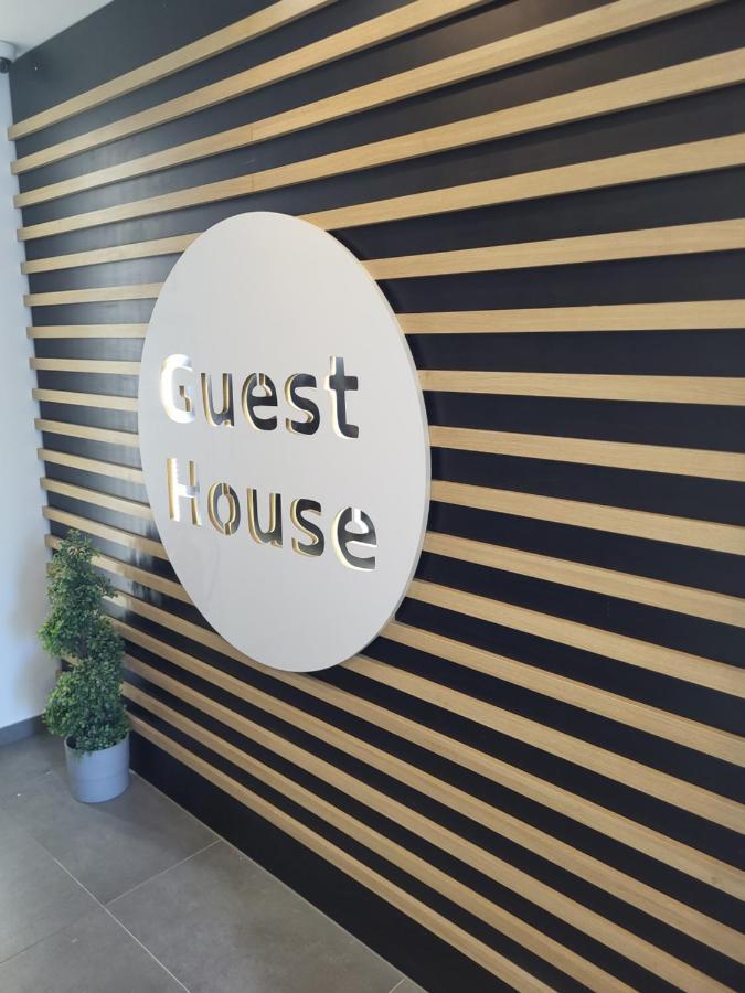Guesthaus 2 Hotel Dudelange Bagian luar foto