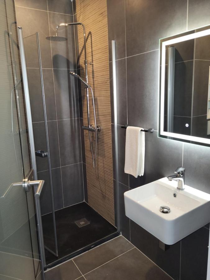 Guesthaus 2 Hotel Dudelange Bagian luar foto