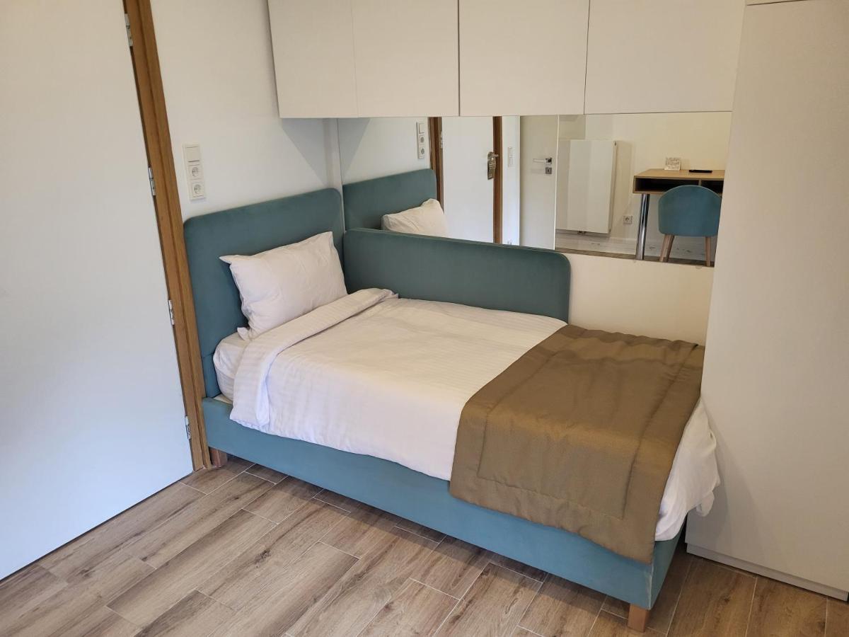 Guesthaus 2 Hotel Dudelange Bagian luar foto